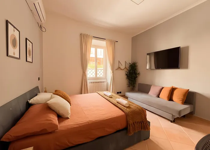 Orpheus Apartment *